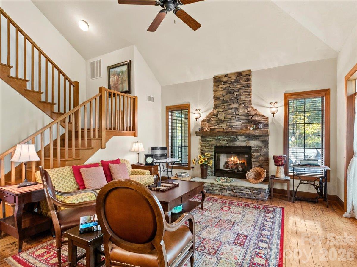 81 Creekside Way F-301