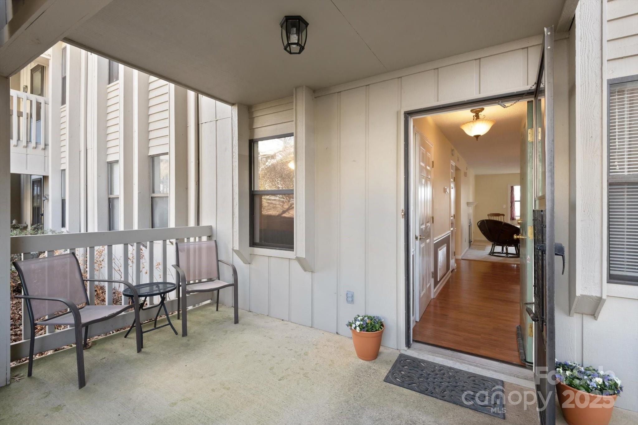 1303 Abbey Circle