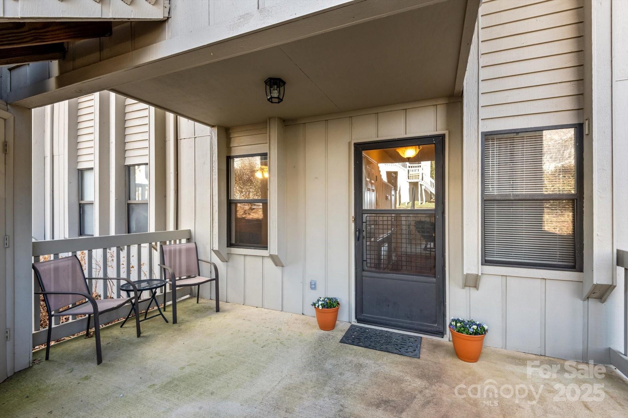1303 Abbey Circle