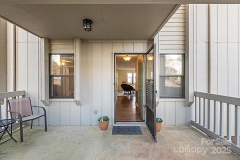 1303 Abbey Circle Asheville NC 28805