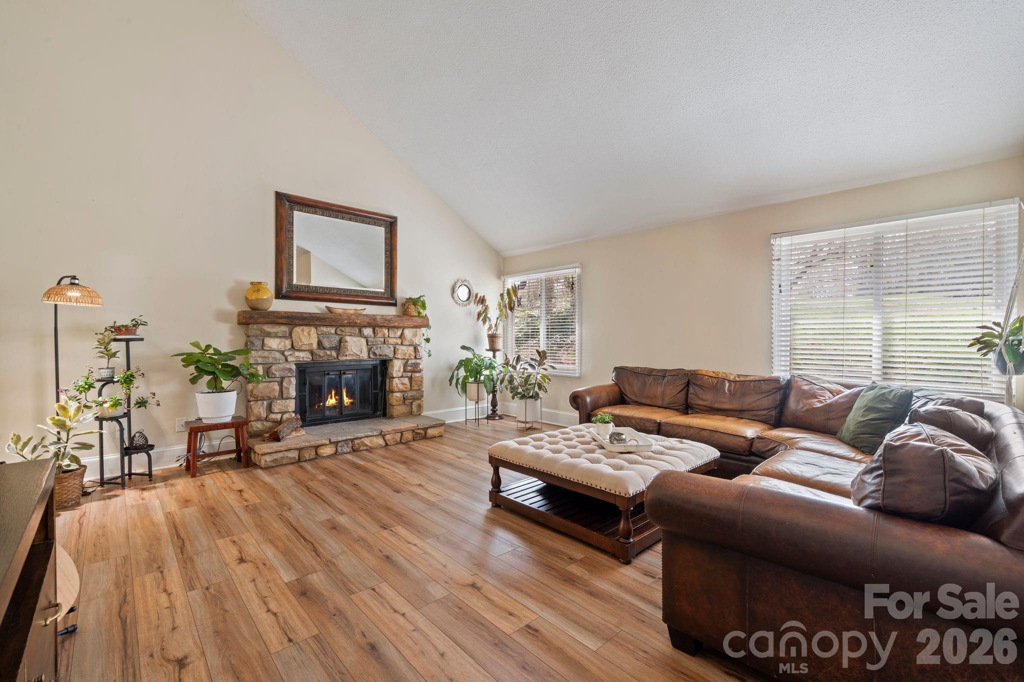 350 21st Avenue Drive NW