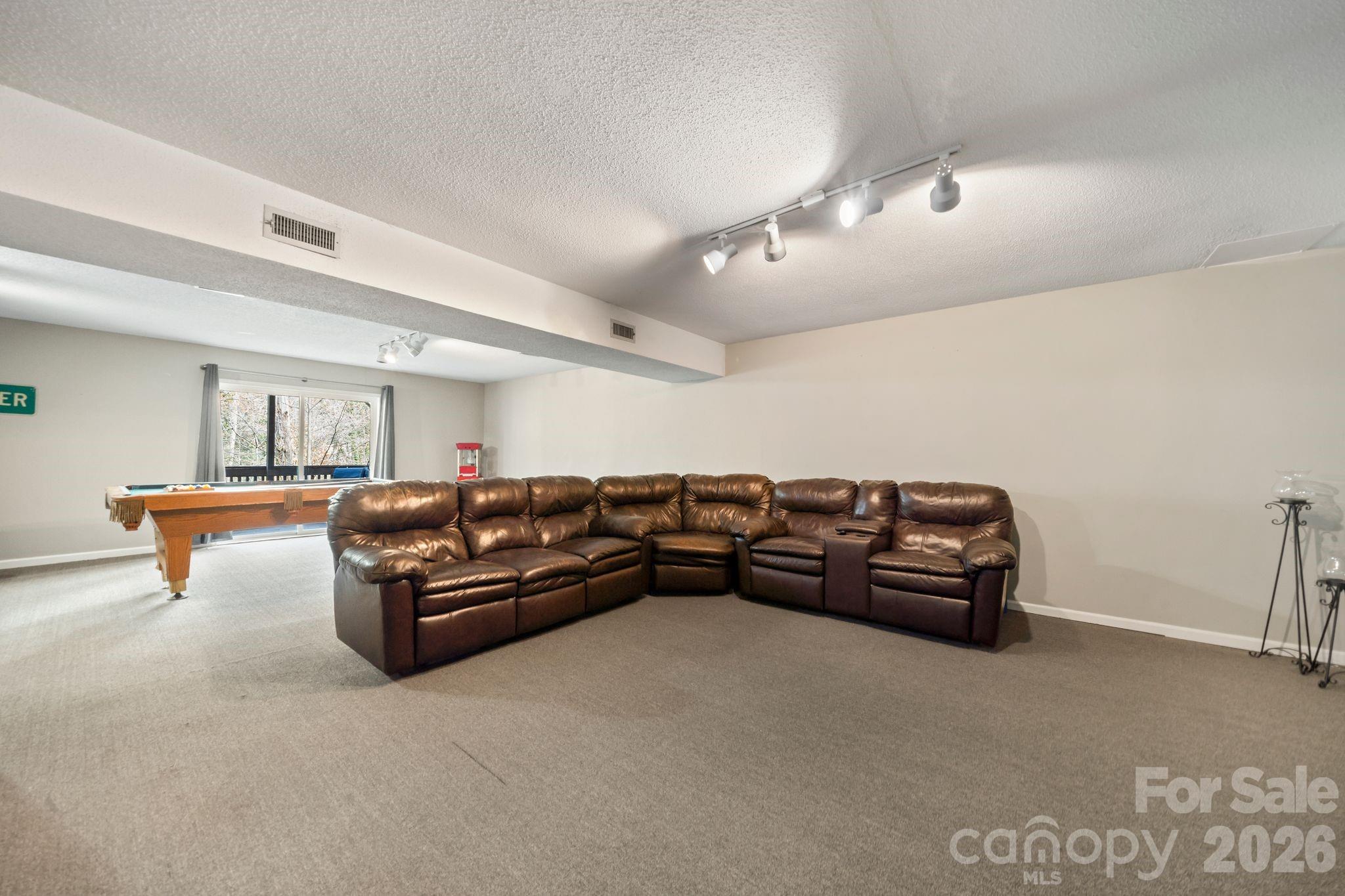 350 21st Avenue Drive NW