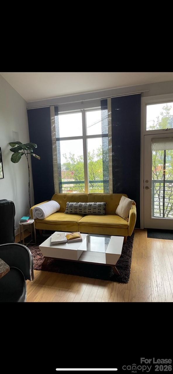 115 E Park Avenue 423