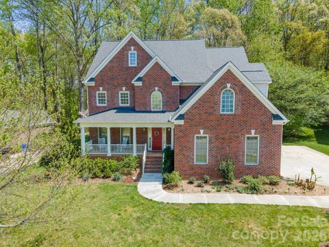 Photo of 152 Fernbrook Drive, Mooresville, NC 28117 (MLS # 4365184)