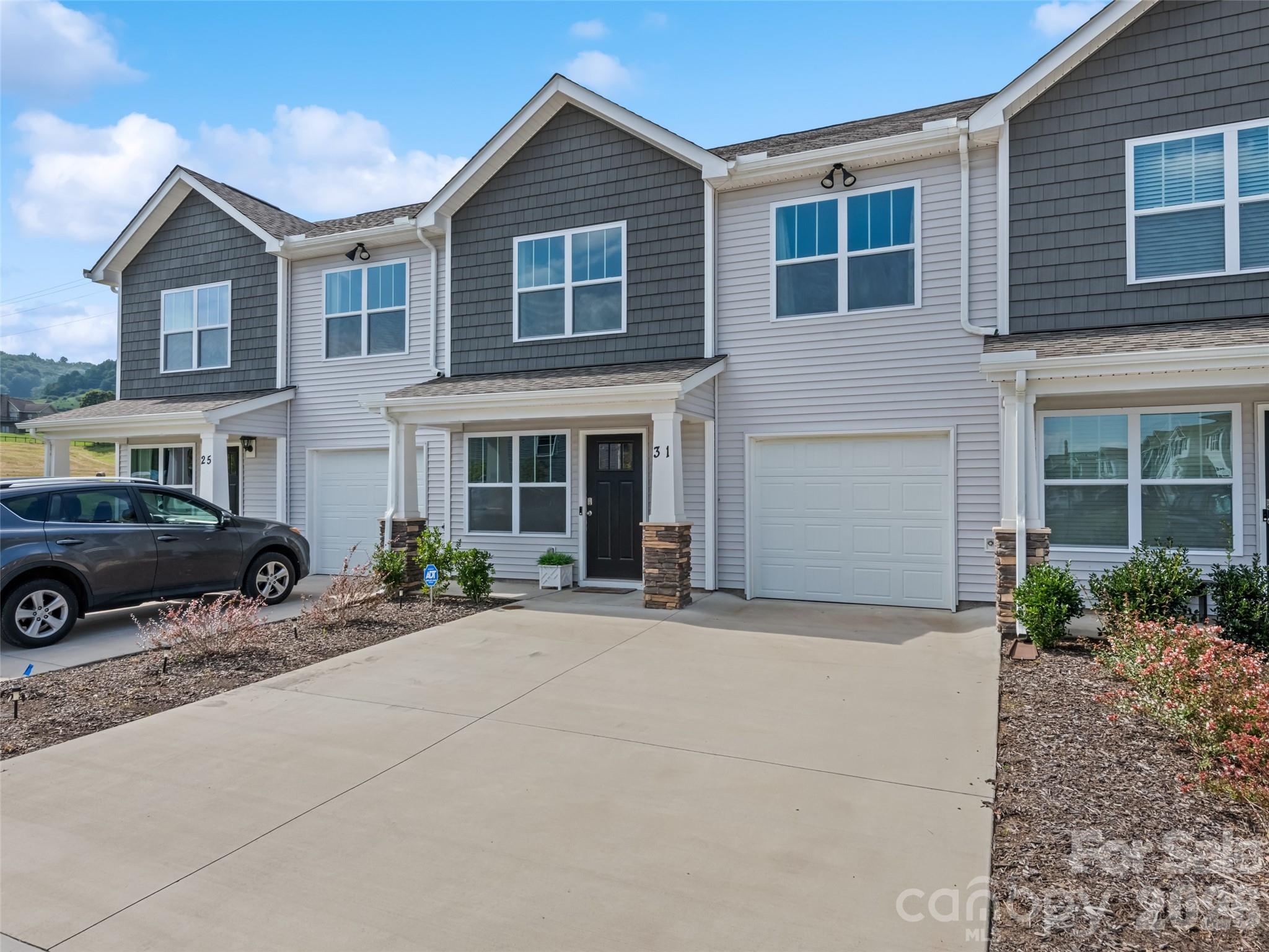31 Clear Creek Lane