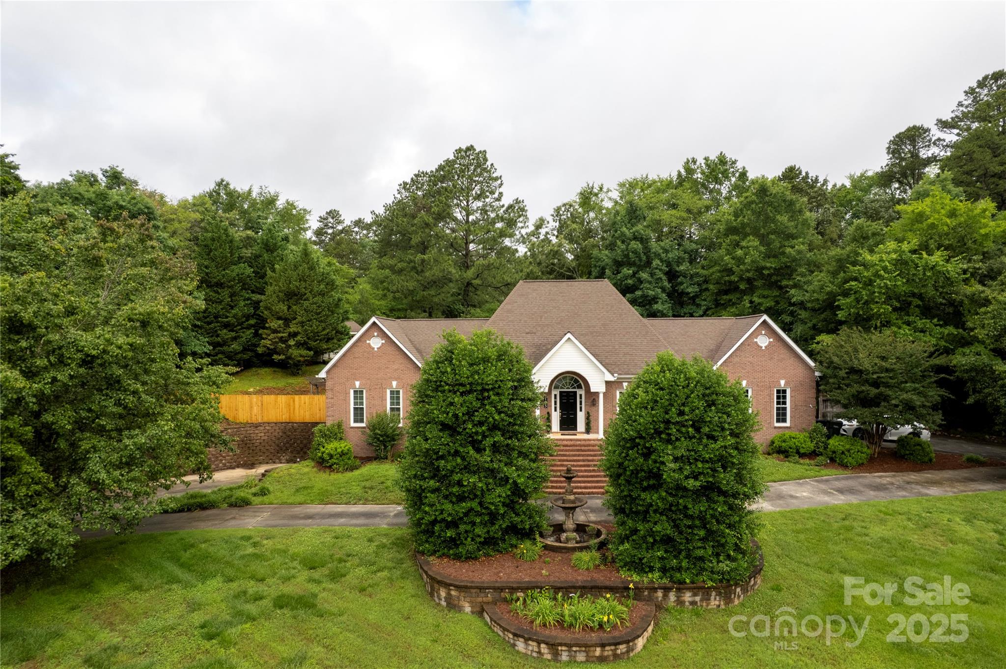 105 Partridge Bluff Drive NE