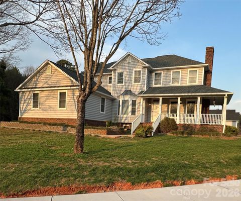 Photo of 5109 McCallum Meadows Drive, Charlotte, NC 28216 (MLS # 4360058)