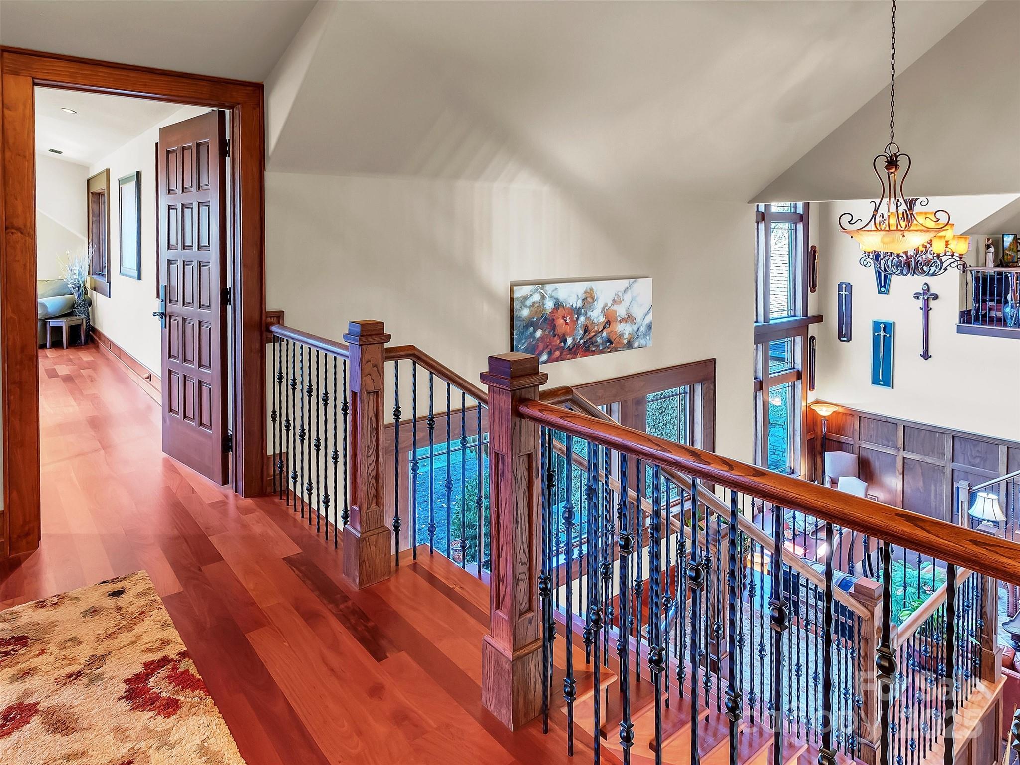 SANCTUARY COVE - Residential