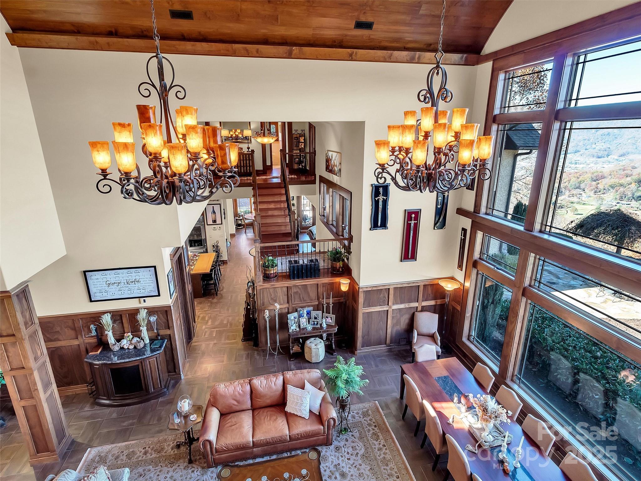 SANCTUARY COVE - Residential