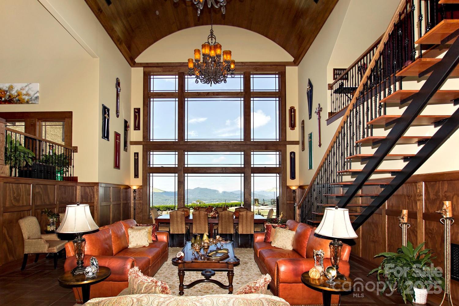 SANCTUARY COVE - Residential