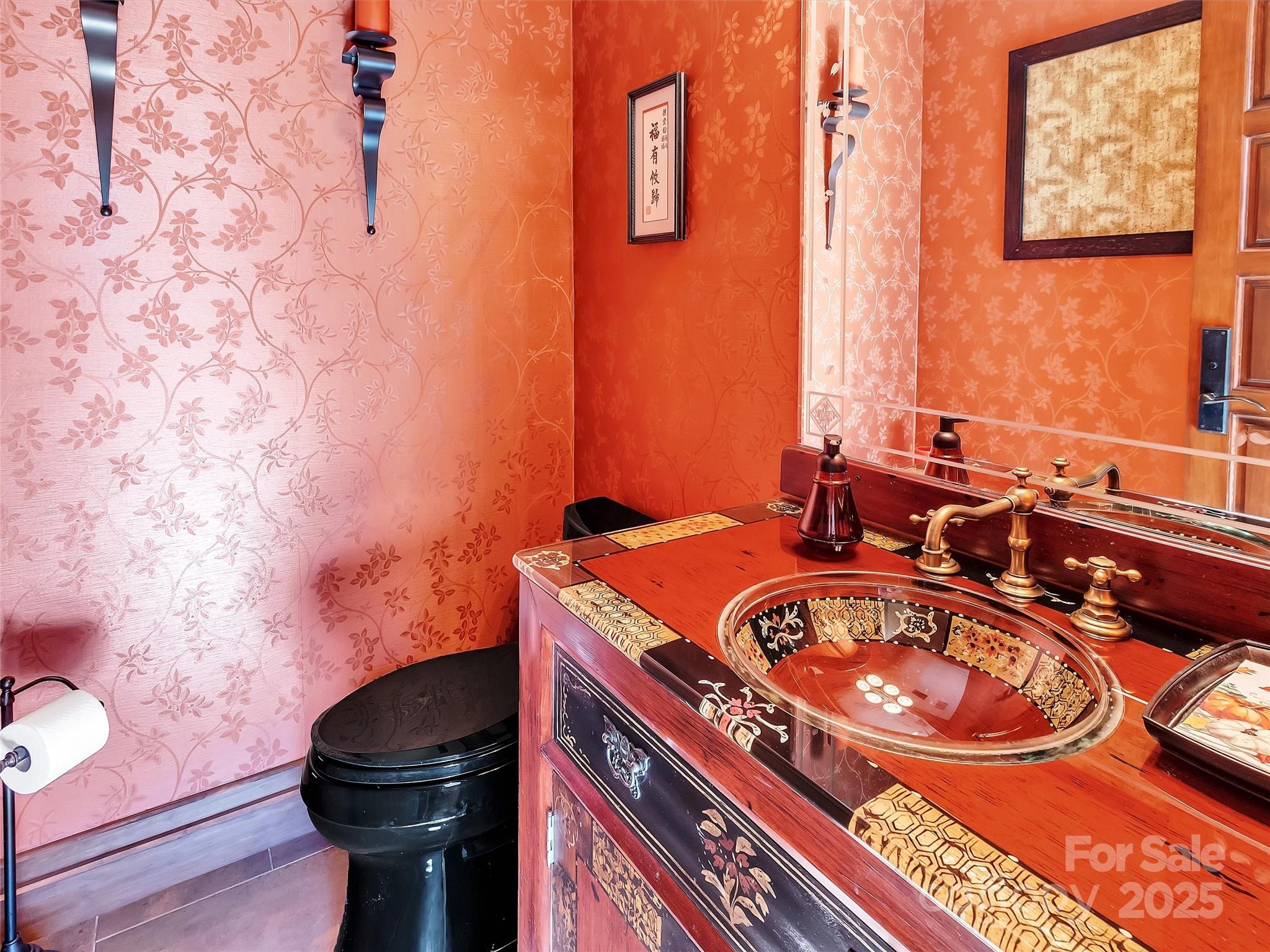 SANCTUARY COVE - Residential