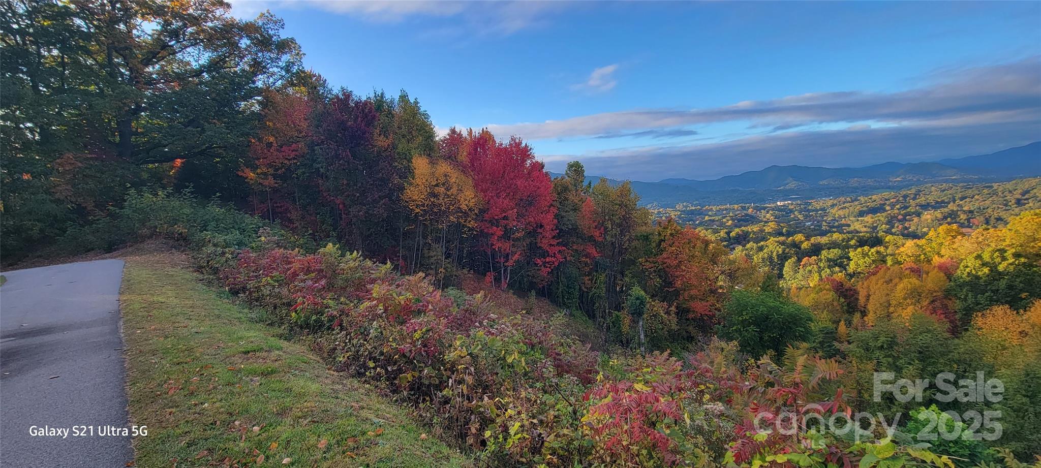 SANCTUARY COVE - Residential