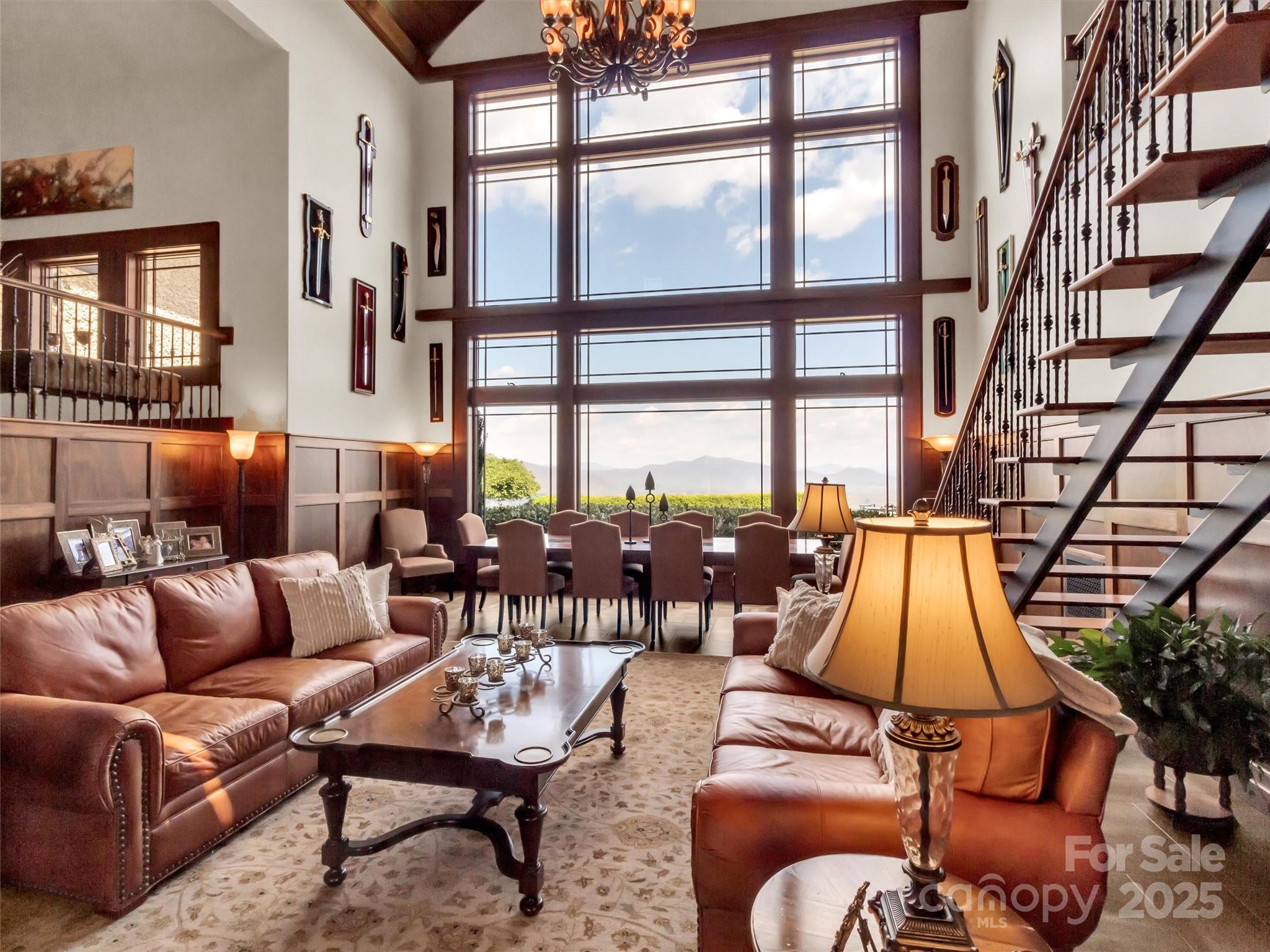 SANCTUARY COVE - Residential