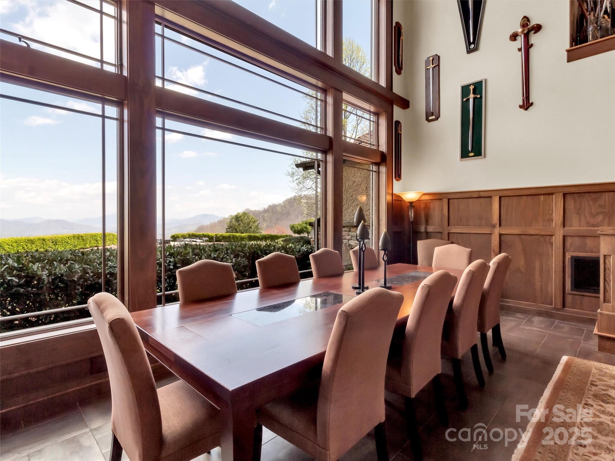 SANCTUARY COVE - Residential