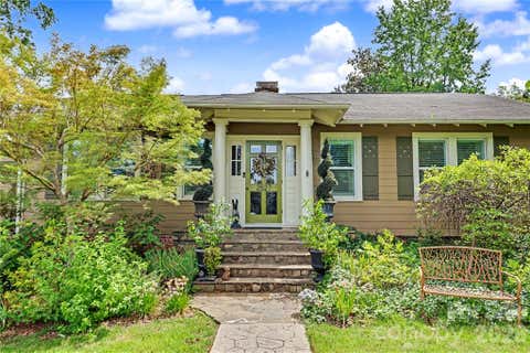 Photo of 2527 Sharon Road, Charlotte, NC 28211 (MLS # 4407743)