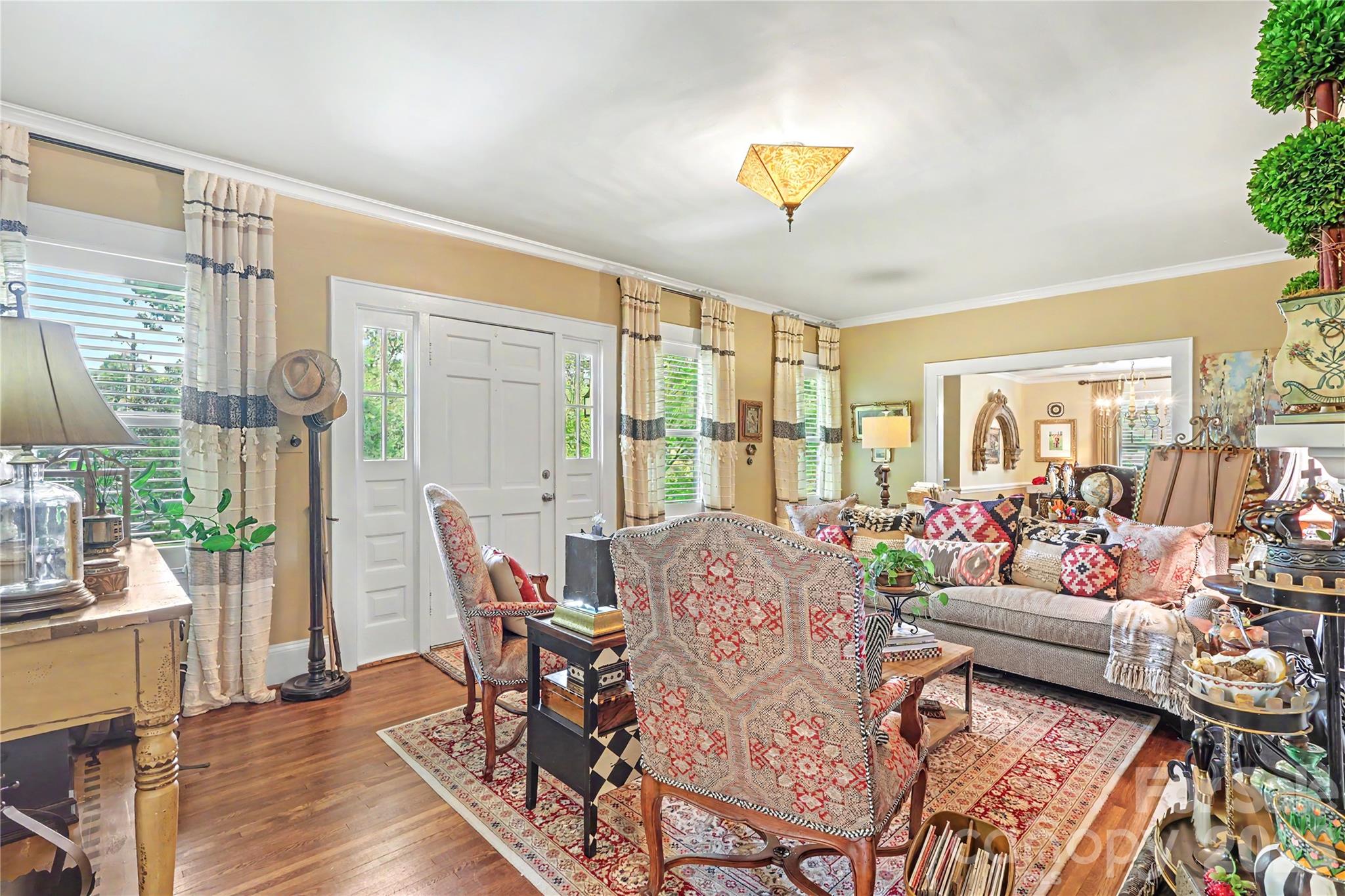 2527 Sharon Road
