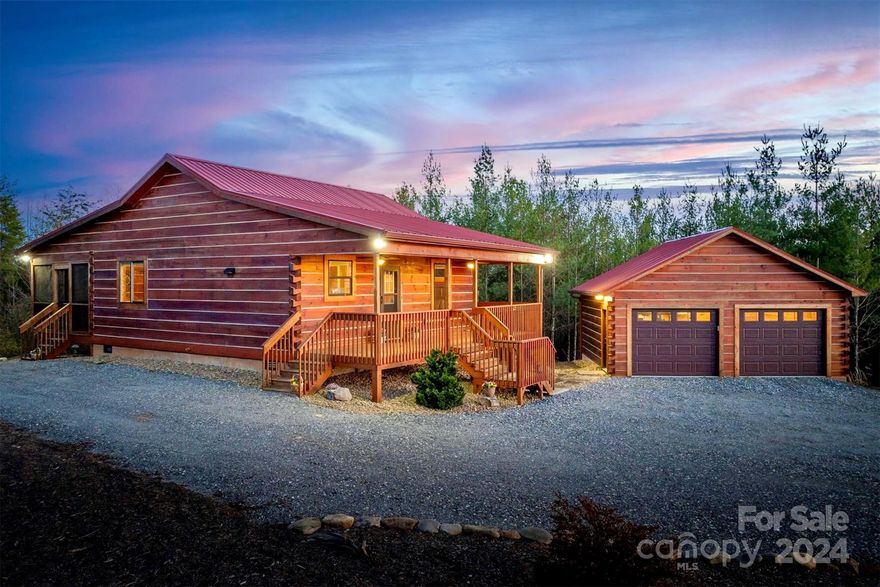 Your dream Log Cabin, tucked away at The Coves Mountain River Club. Furnished, 2 BR 2 BA, 2 car garage.  Have your morning coffee on the screened porch, surrounded by lush landscaping including hydrangea, butterfly bush, evergreens and perennials with dry beds of river-stone. Savor sunsets over Table Rock Mountain, from your front porch. The Coves is the quintessential Outdoor-Living Utopia. Hike, bike, ride horses or UTVs on trails that wind through 3,200 acres, past streams and waterfalls, mountain overlooks, and 5 miles of Johns River. Kayak, trout fish. The mountaintop, post & beam clubhouse is the heart of The Coves, with 360° mountain views, decks and porches, pool, fitness center, full kitchen, great room with vaulted ceilings and 3-sided fireplace. 2 Equestrian Centers. Dog Park, Vineyard, gardens. Socials, classes, excursion, 30+ clubs to join. Pisgah National Forest & Wilson Creek Gorge 5 miles away. 1.5 hr to Charlotte/Asheville. Minutes to Lenoir/Blowing Rock/Morganton.