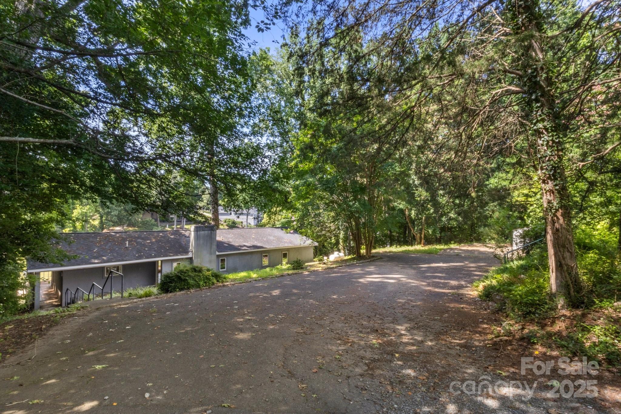 7645 Buckland Road