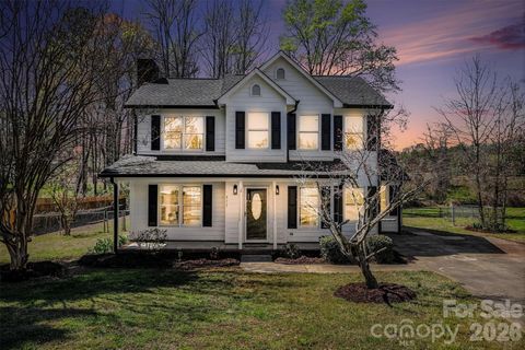 Photo of 577 Tryon Place, Gastonia, NC 28054 (MLS # 4371016)