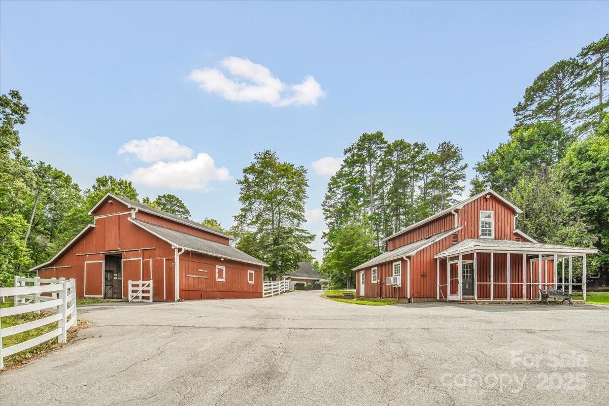 406 Duck Creek Lane