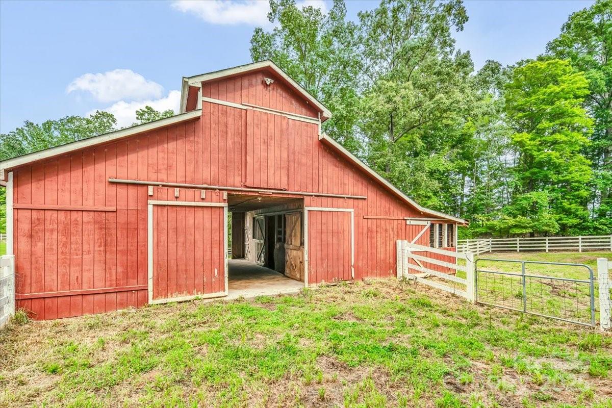 406 Duck Creek Lane