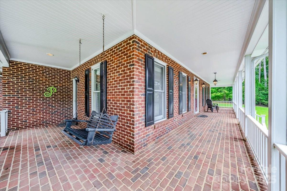 406 Duck Creek Lane