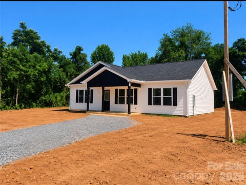 Photo of 356 14th Avenue SW, Hickory, NC 28602 (MLS # 4407186)