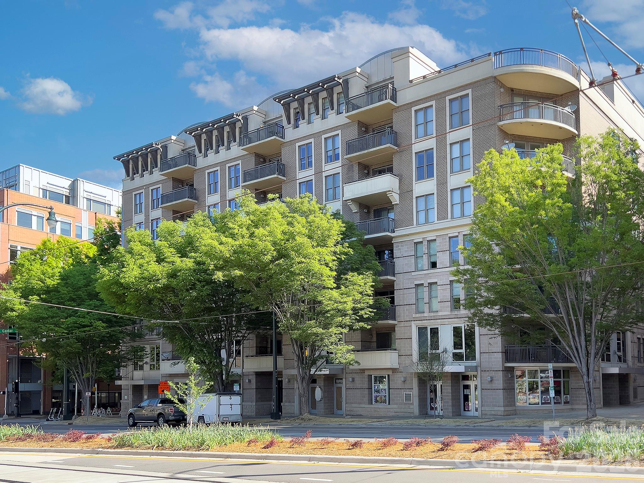 718 W Trade Street 604