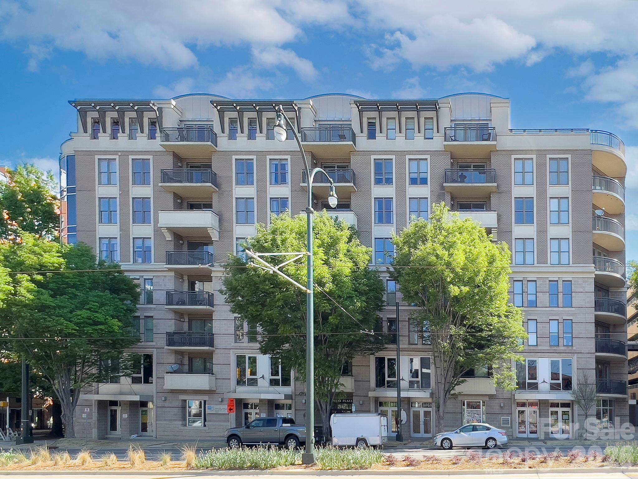 718 W Trade Street 604