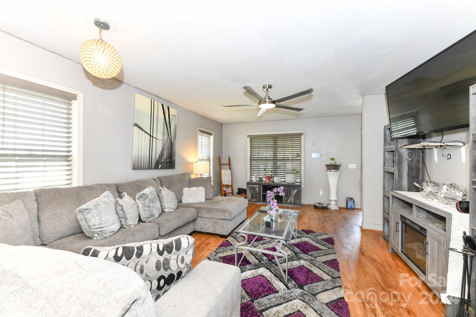 Glenn Oaks - Residential