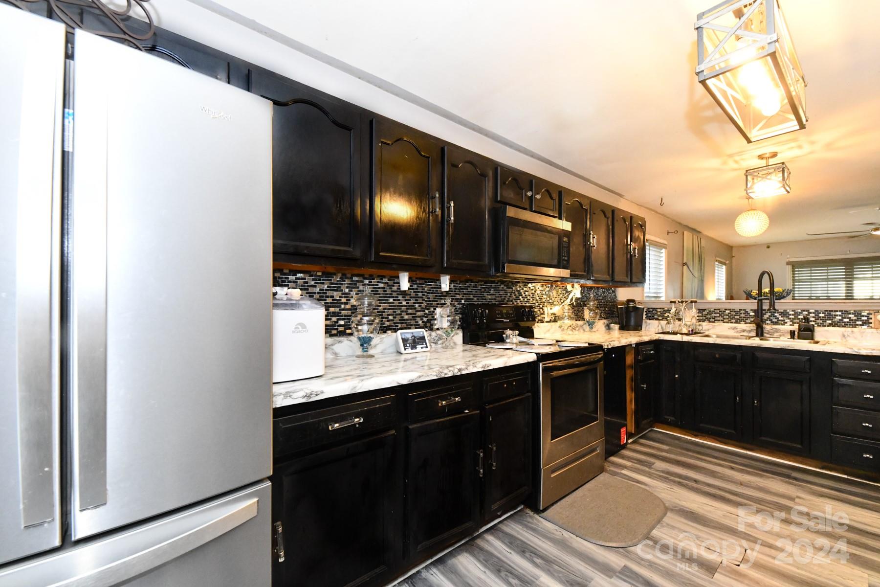 Glenn Oaks - Residential