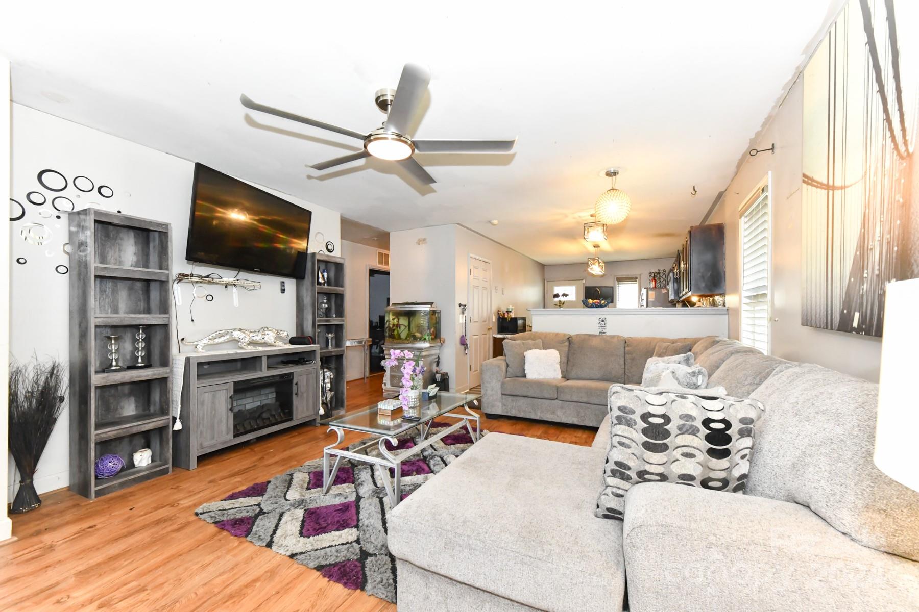 Glenn Oaks - Residential