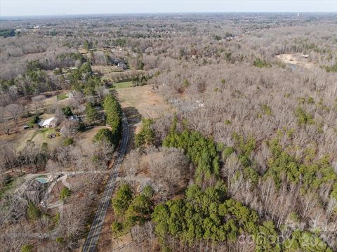 Photo of 3109 Forest Lawn Drive, Matthews, NC 28104 (MLS # 4353996)