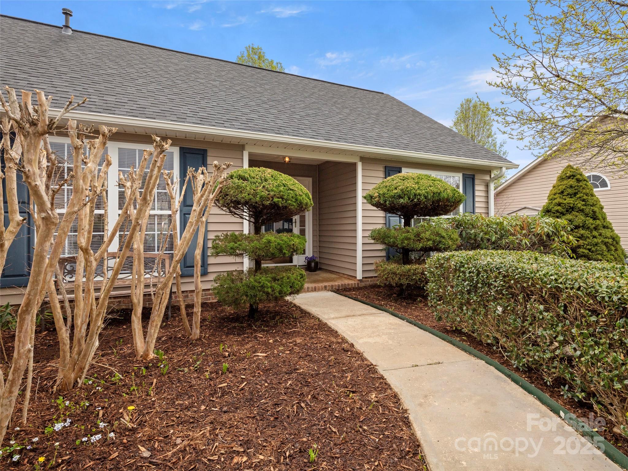 135 S Sunberry Trail