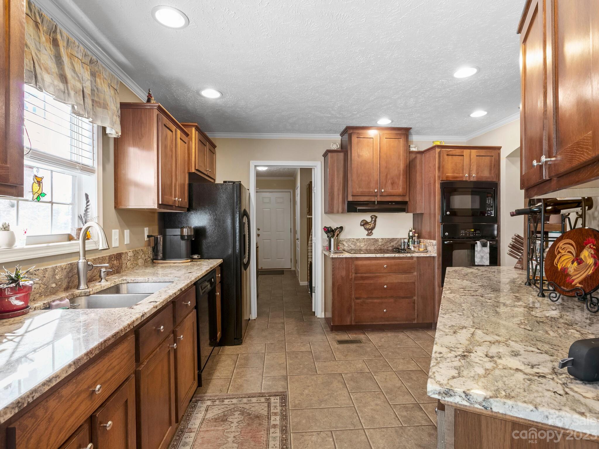Mountain Vista At Luther Cove - Residential