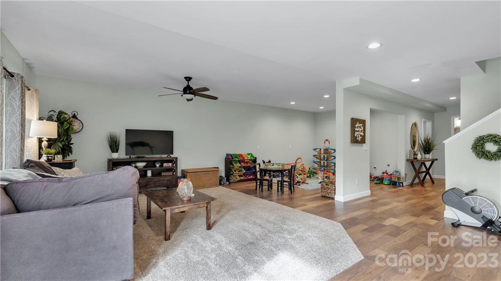 Almond Glen - Residential