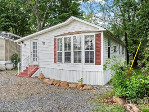 Photo of 43 Pike Point, Waynesville, NC 28785 (MLS # 4399210)