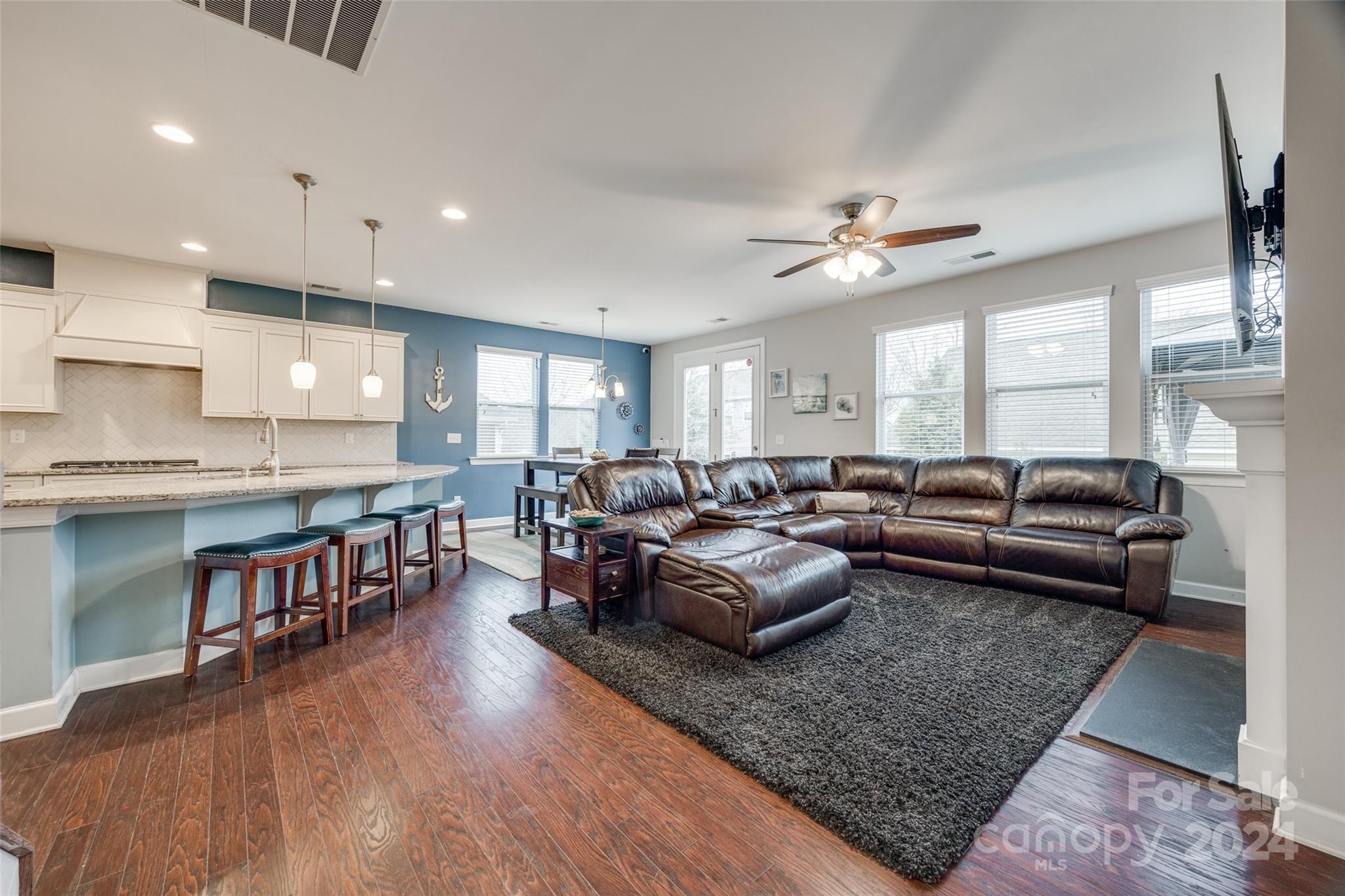 Lake Crest - Residential