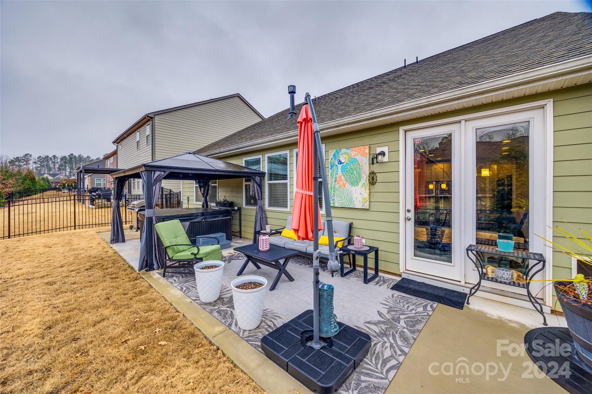 Lake Crest - Residential