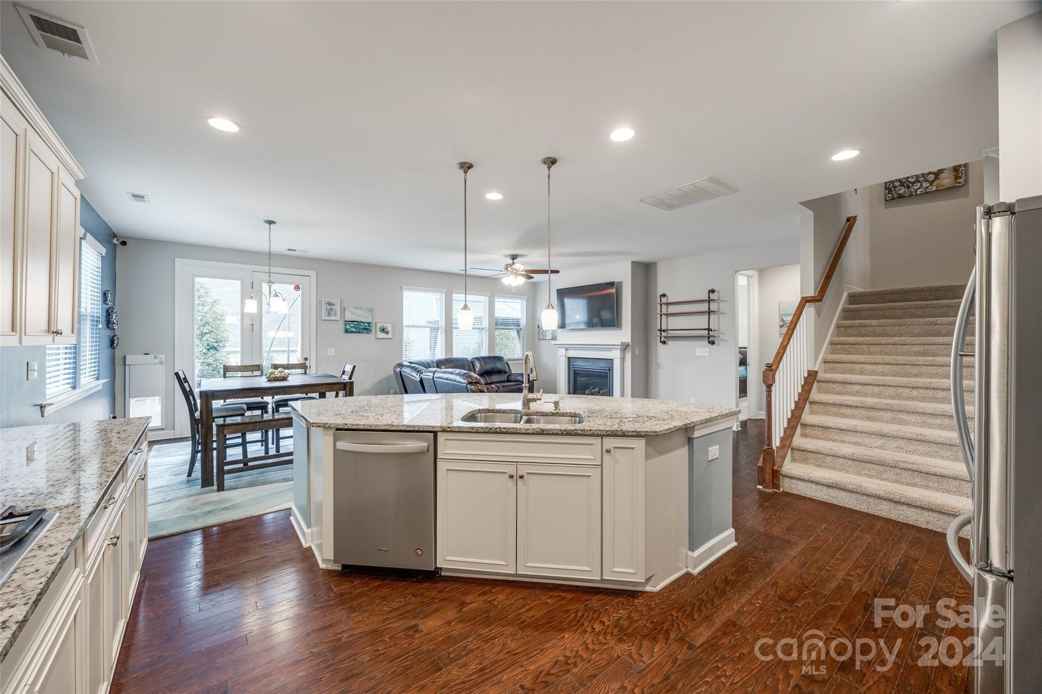 Lake Crest - Residential