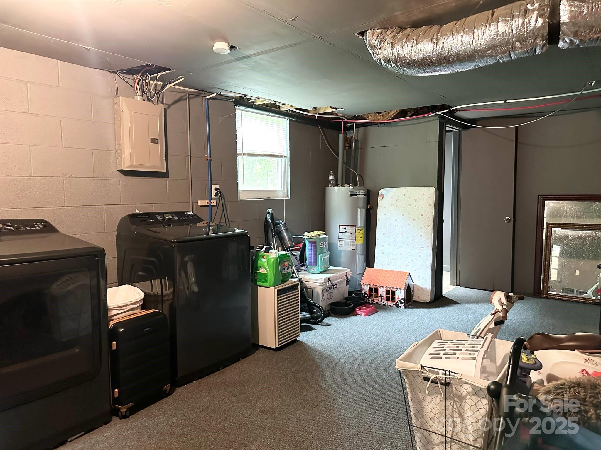 Lenoir, North Carolina 28645, United States, 3 Bedrooms Bedrooms, ,2 BathroomsBathrooms,Residential,Under Contract,140427