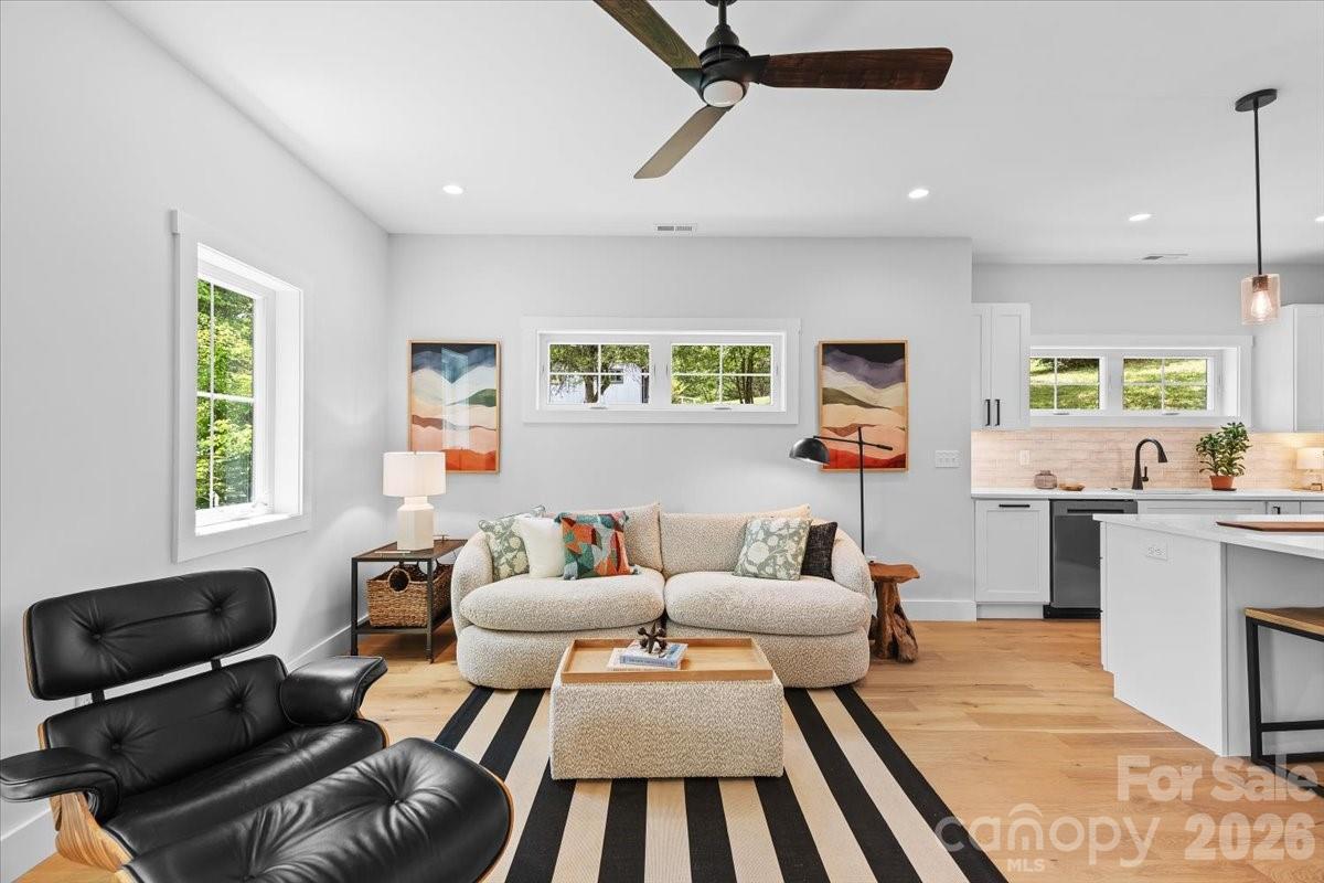8 Wildwood Park Knoll