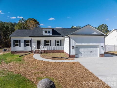 Photo of 2047 Puetts Chapel Road, Bessemer City, NC 28016 (MLS # 4374409)
