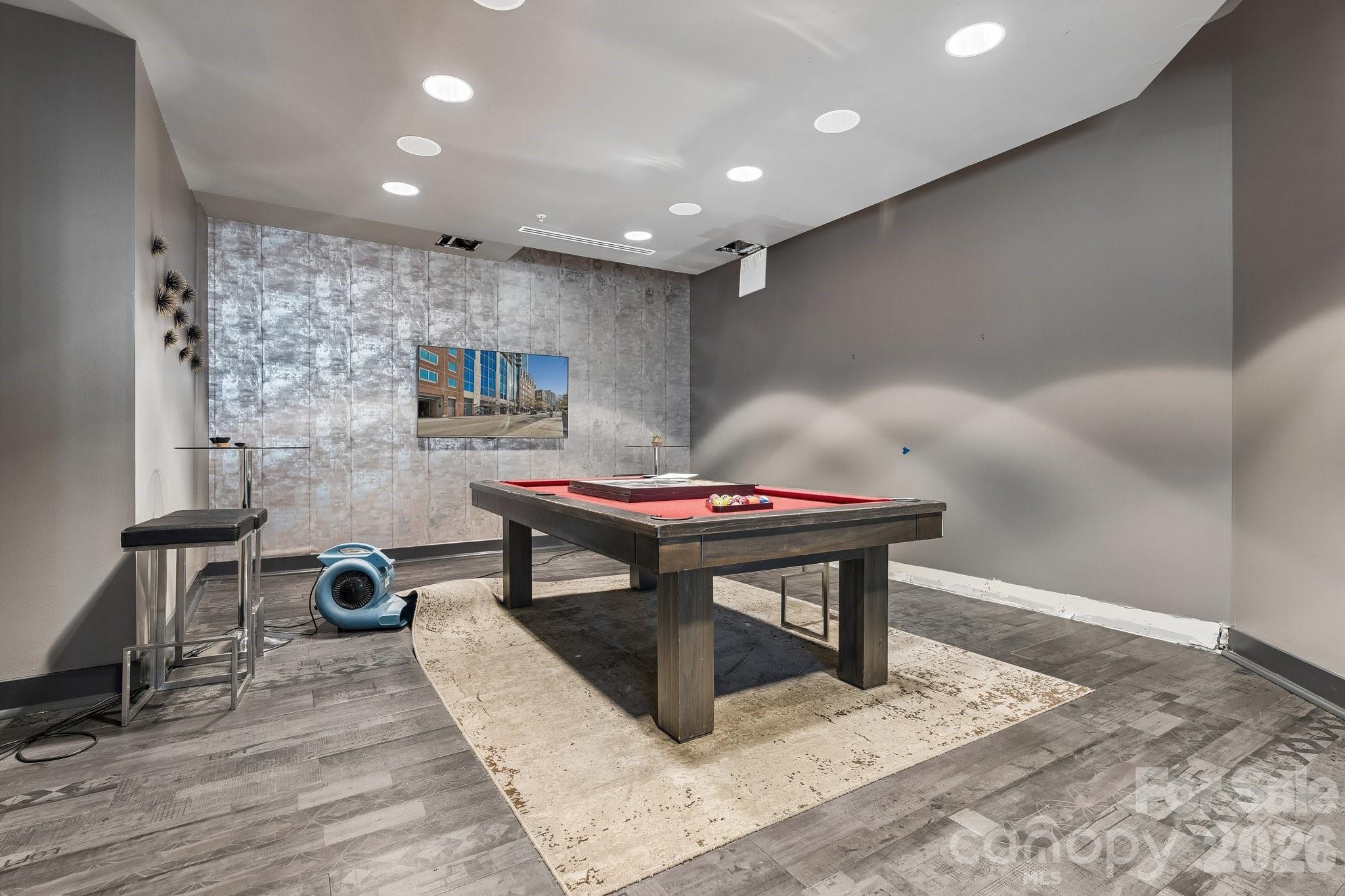 Avenue Condominiums - Residential