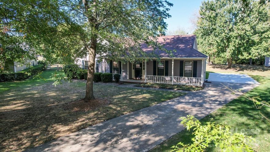 Lovely home available for rent in Brandon Oaks, Located in South Charlotte. This home is tucked away on a cul-de-sac and is located just minutes from shopping centers, restaurants and much more. Large private back yard with a portion fenced in, granite countertops, SS appliances, washer & dryer INCLUDED, Walk-in closet in primary bedroom, Covered front porch, Cathedral ceiling in living room, washer and dryer are included