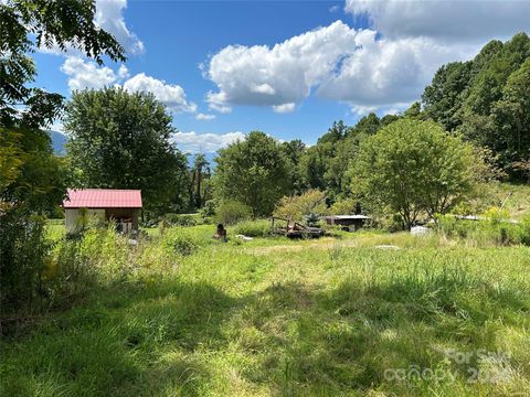 108 Lanning Road Clyde NC 28721