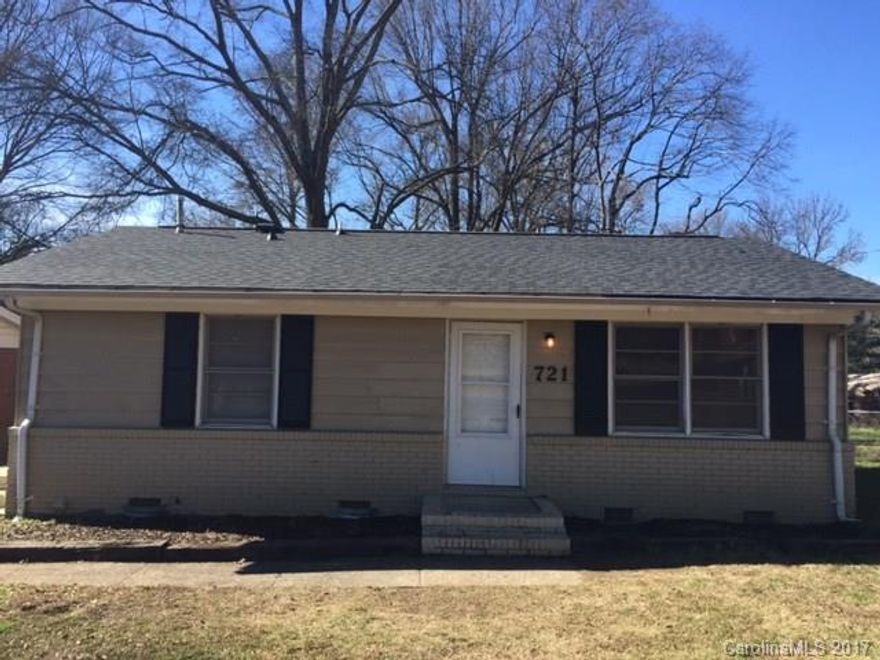 3 Bedroom 1 Bath Home close to Downtown and I85.