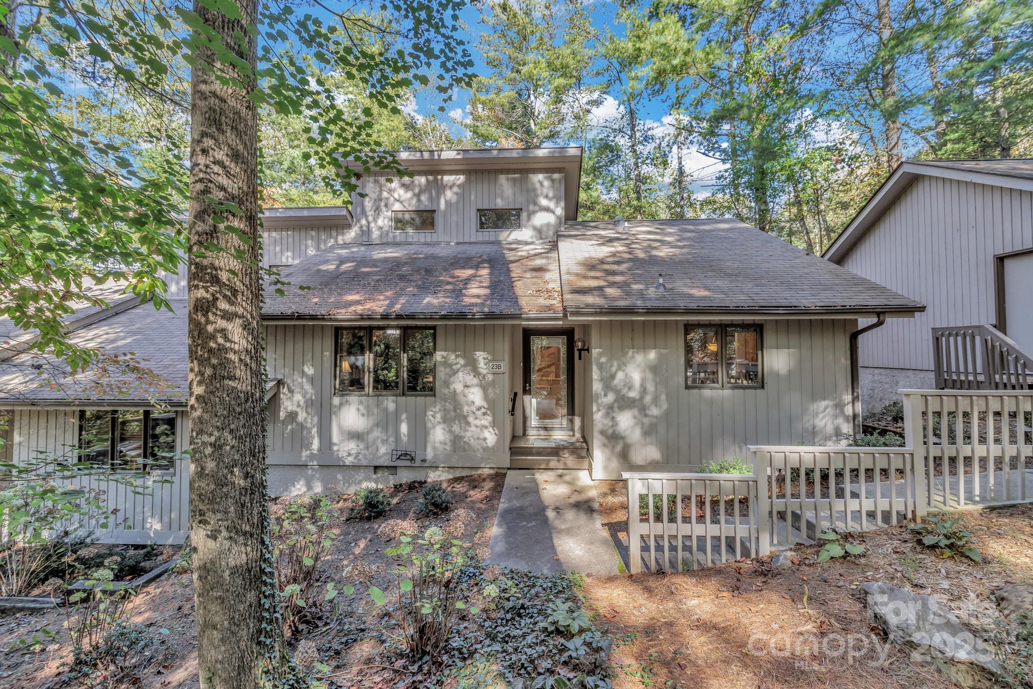 23 Cedarwood Trail B