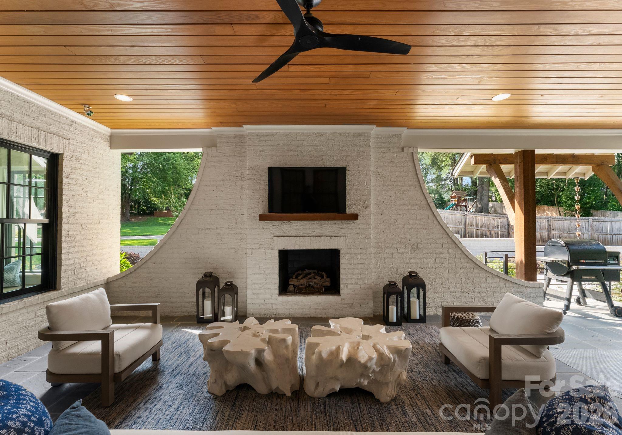 Mammoth Oaks - Residential