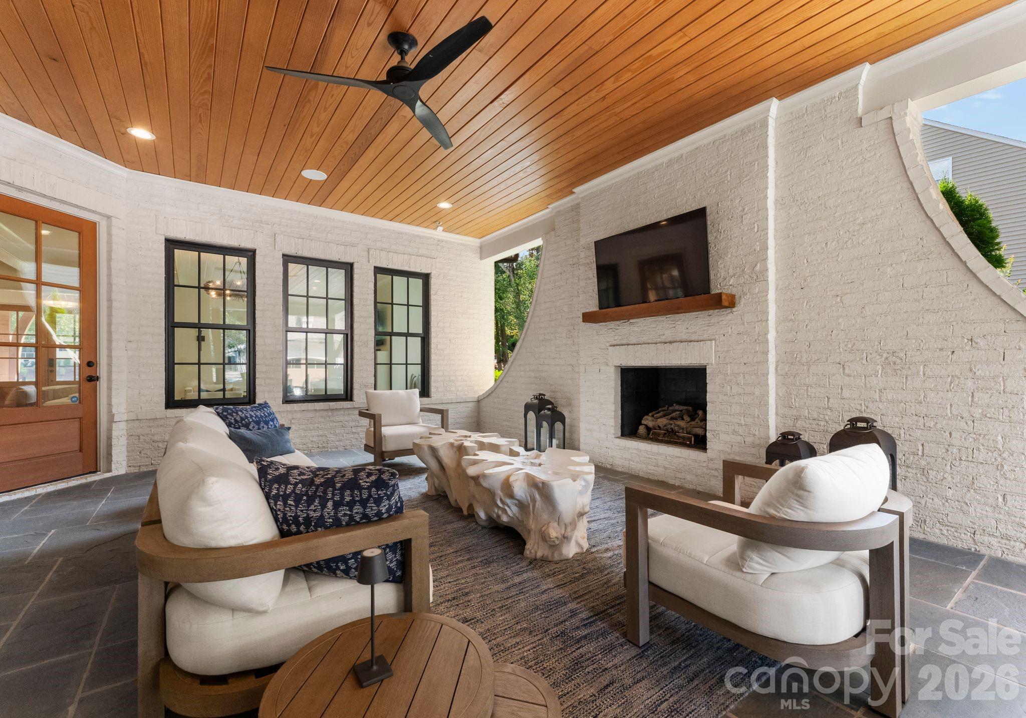 Mammoth Oaks - Residential